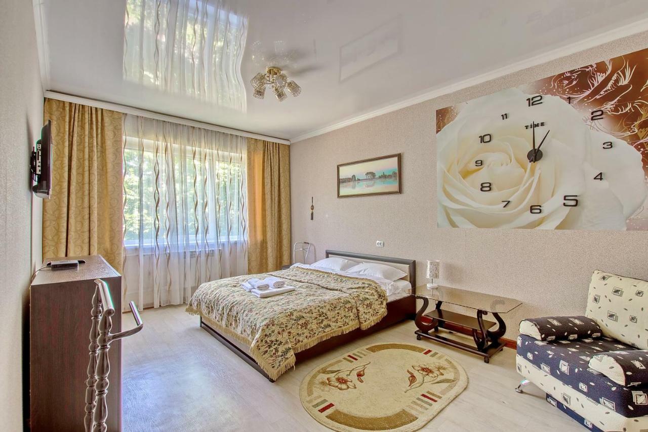 Cozy Apartment On Rozybakiev 145. Atakent Almaty Luaran gambar